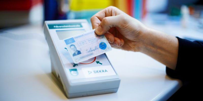 Картинка к: Нас ожидает сокращение сроков действия водительских удостоверений