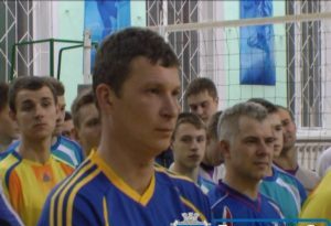 Картинка к: У Нікополі проходить Чемпіонат міста з волейболу