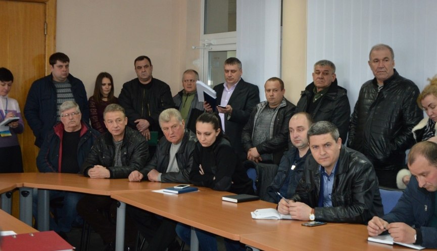 Картинка к: На ринках міста знову можна продавати яловичину та курятину, але свинину поки що заборонено