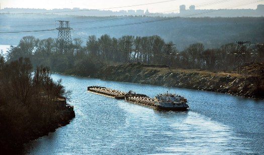 Картинка к: Реку Днепр планирует превратить в серьезную транспортную артерию