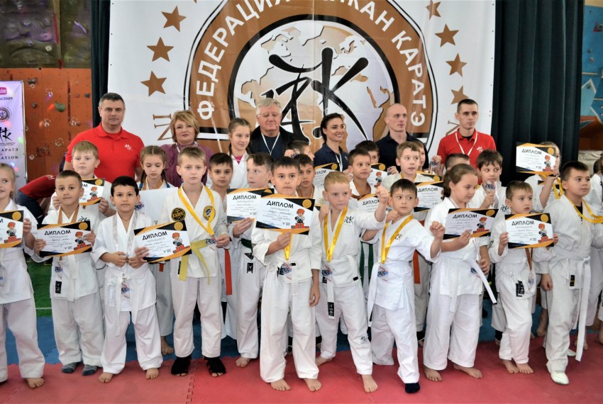 Картинка к: В Нікополі пройшов чемпіонат з контактного карате Тайкан