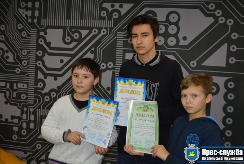 Картинка к: Перші нагороди вихованців нікопольського гуртка робототехніки