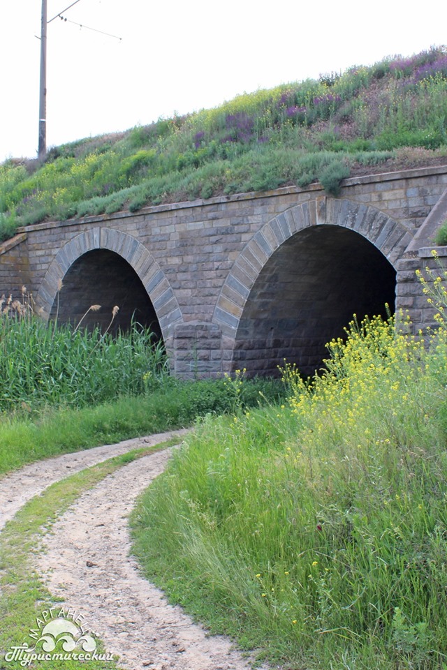 Картинка к: Под Никополем есть старинный мост «Макдональдс»