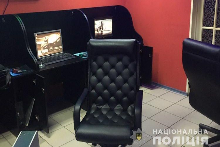 Картинка к: В Никополе и Марганце накрыли сеть игровых центров