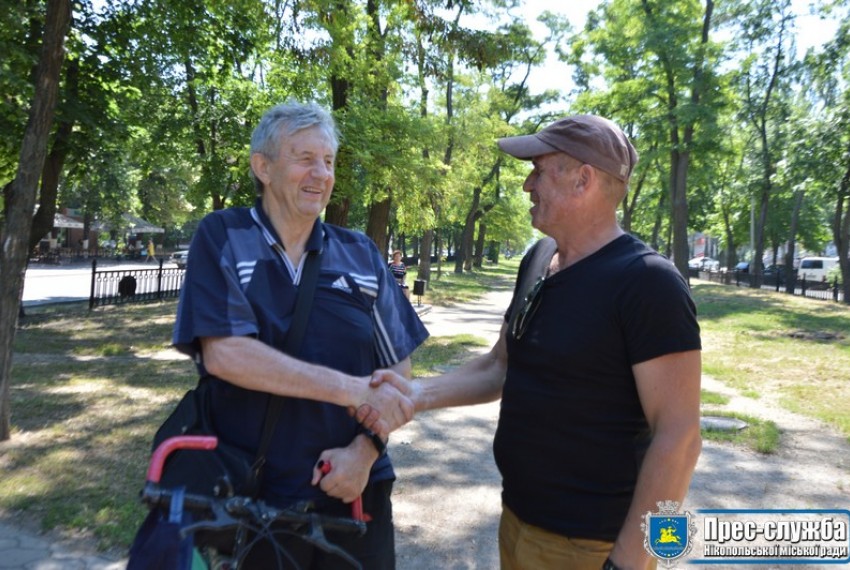 Картинка к: В Нікополі на алеї проспекту Трубників планується висадити нові дерева