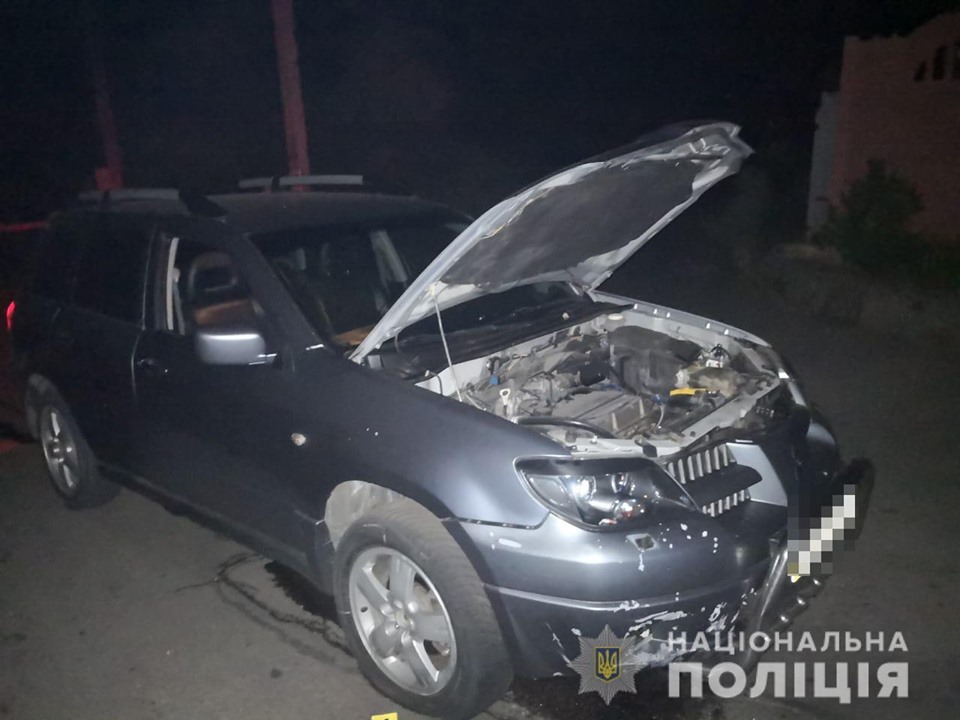 Картинка к: У Нікополі поліція встановила чоловіка, який кинув під автомобіль гранату
