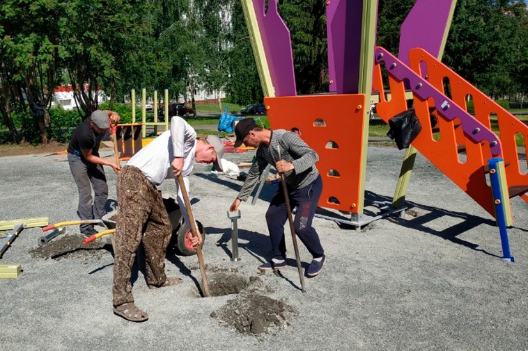 Картинка к: В Никополе установят 23 детские площадки