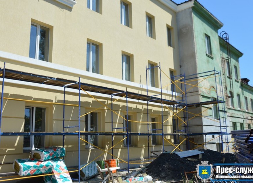 Картинка к: В лікарнях Нікополя ведуться ремонтні роботи