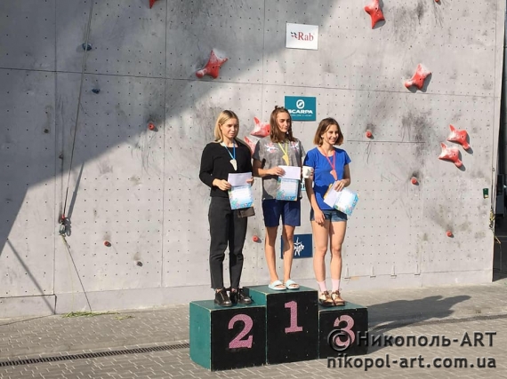 Картинка к: На чемпионате чемпионат Украины по скалолазанию никопольчане завоевали 10 медалей