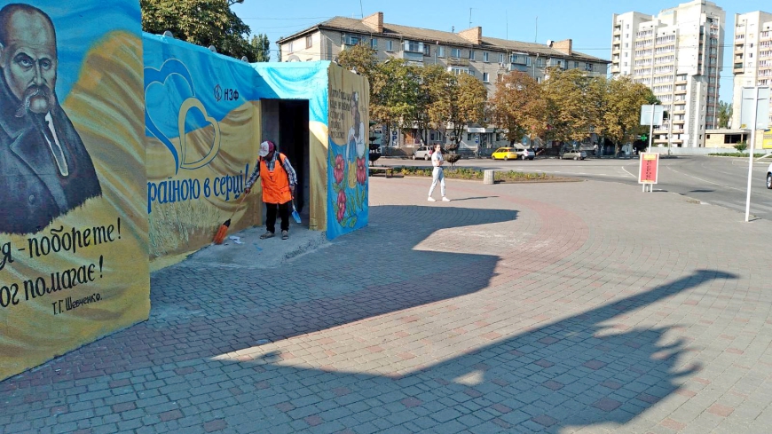Картинка к: Укриття на автобусних зупинка встановлені для захисту життя нікопольців