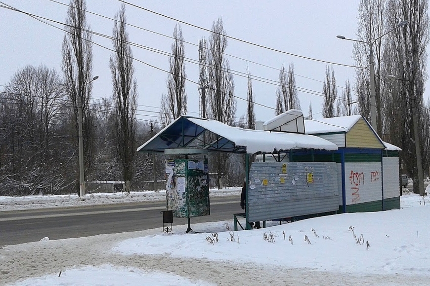 Картинка к: В Никополе на автобусной остановке умер мужчина