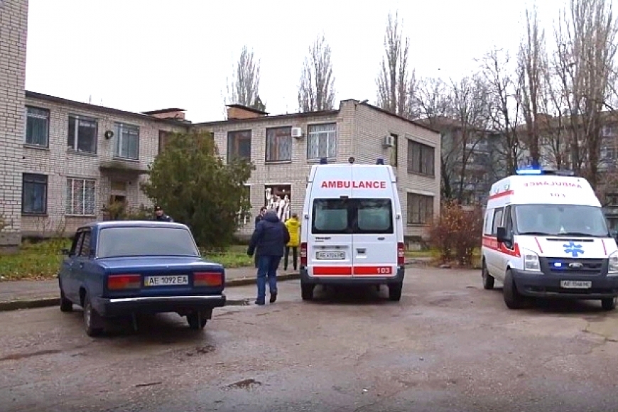 Картинка к: После взрыва гранат в суде Никополя усилили охрану