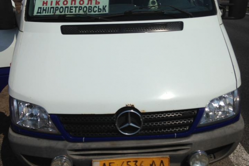 Картинка к: Водитель сломавшейся маршрутки Днепр-Никополь бросил людей на произвол судьбы