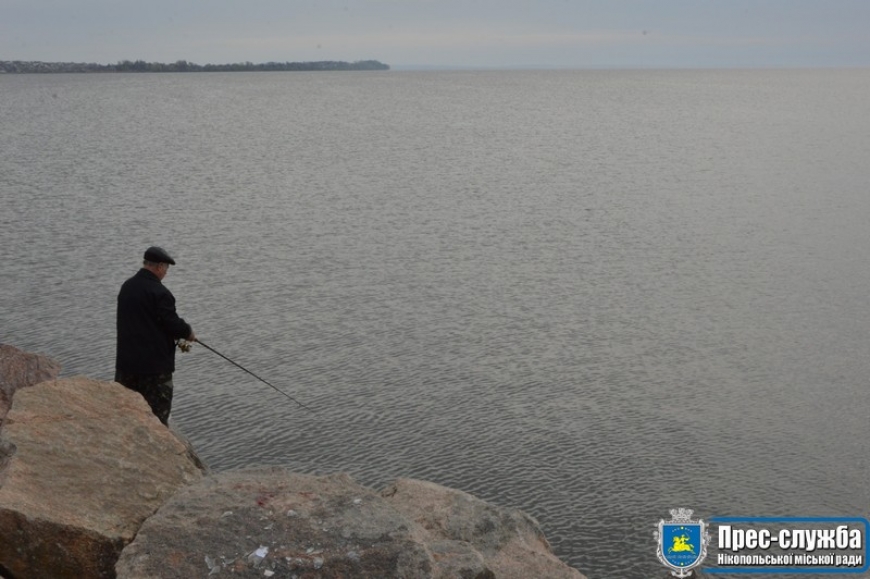 Картинка к: На Каховському водосховищі діє заборона на риболовлю