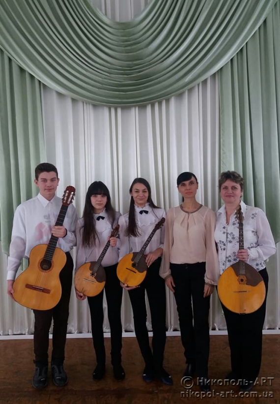 Картинка к: Вітаємо нікопольських домристів і гітаристів!