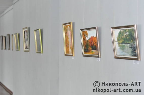 Картинка к: У Кривому Розі проходить виставка вишивки «Легіт». ФОТО