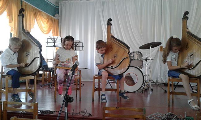 Картинка к: Летний детский музыкальный лагерь «Мир искусства»в в Никополе