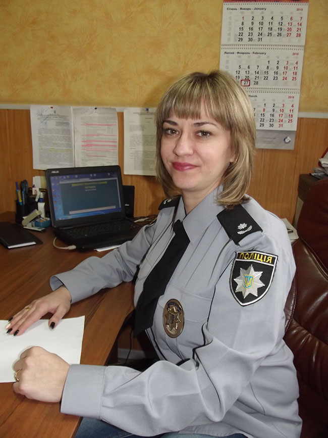 Картинка к: Женщины в уголовном розыске. На службе – мужественные, в семье – нежные и заботливые