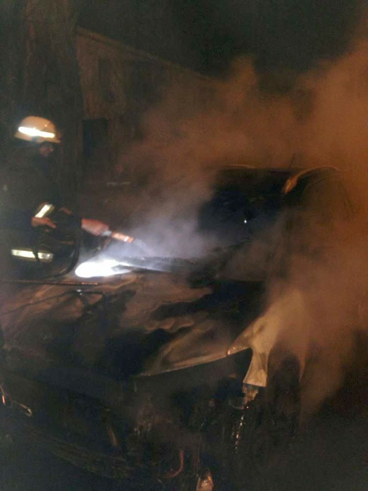 Картинка к: В Никополе ночью горел автомобиль Hyundai Santa Fe