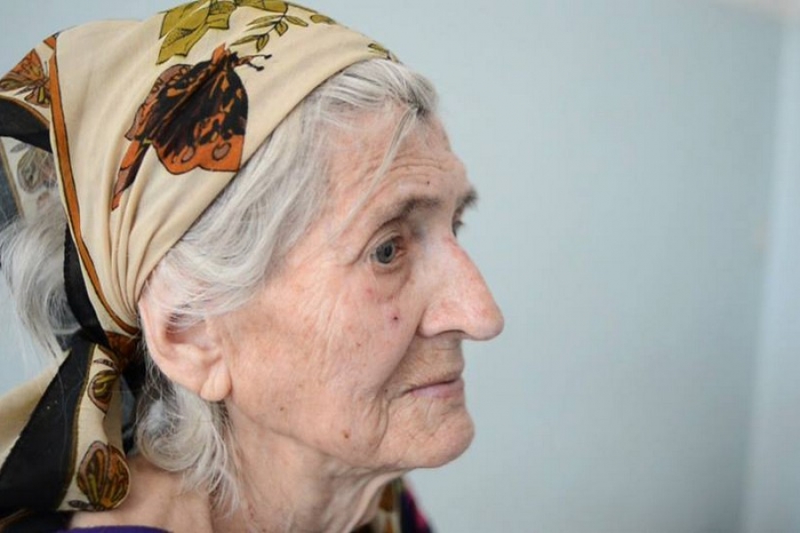 Картинка к: До бійців рідної для нікопольців 93-ї ОМБр прибилася бабуся з окупованої території 