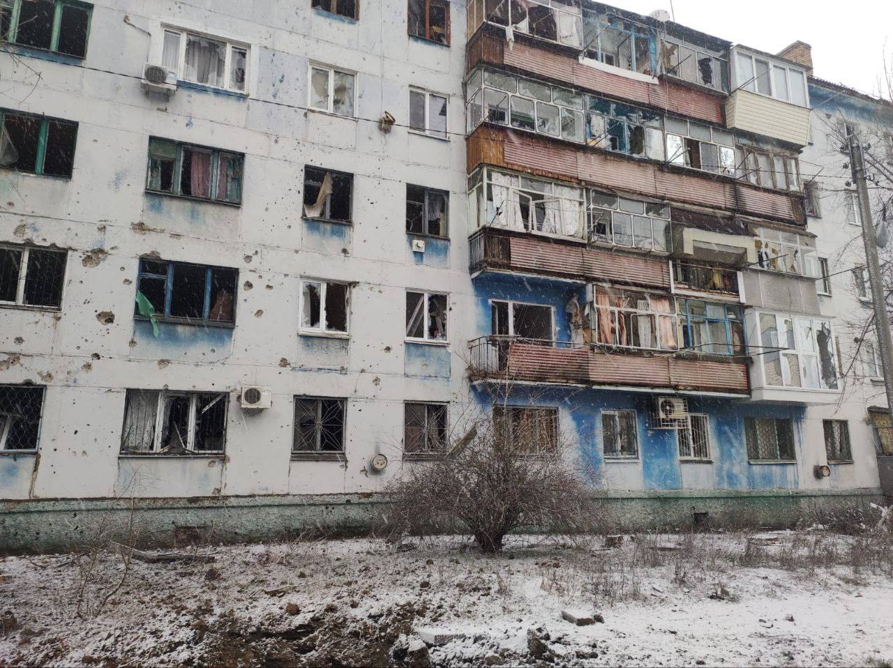 Картинка к: За день ворог тричі атакував Нікополь і район: окрім загиблої є дві поранені жінки