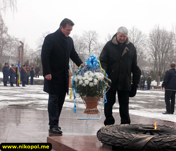 Картинка к: С митинга, посвященного 70-летию Сталинградской битвы