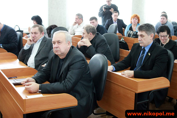 Картинка к: Корреспондент «репортера» надел беличью маску, а депутаты приняли обращение к президенту