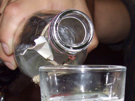 Картинка к: Выпил 38 граммов водки – и можно садиться за руль...
